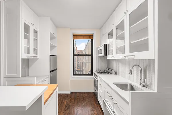 Rented by Compass | media 9