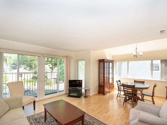 5th image of 297 Temple St #21