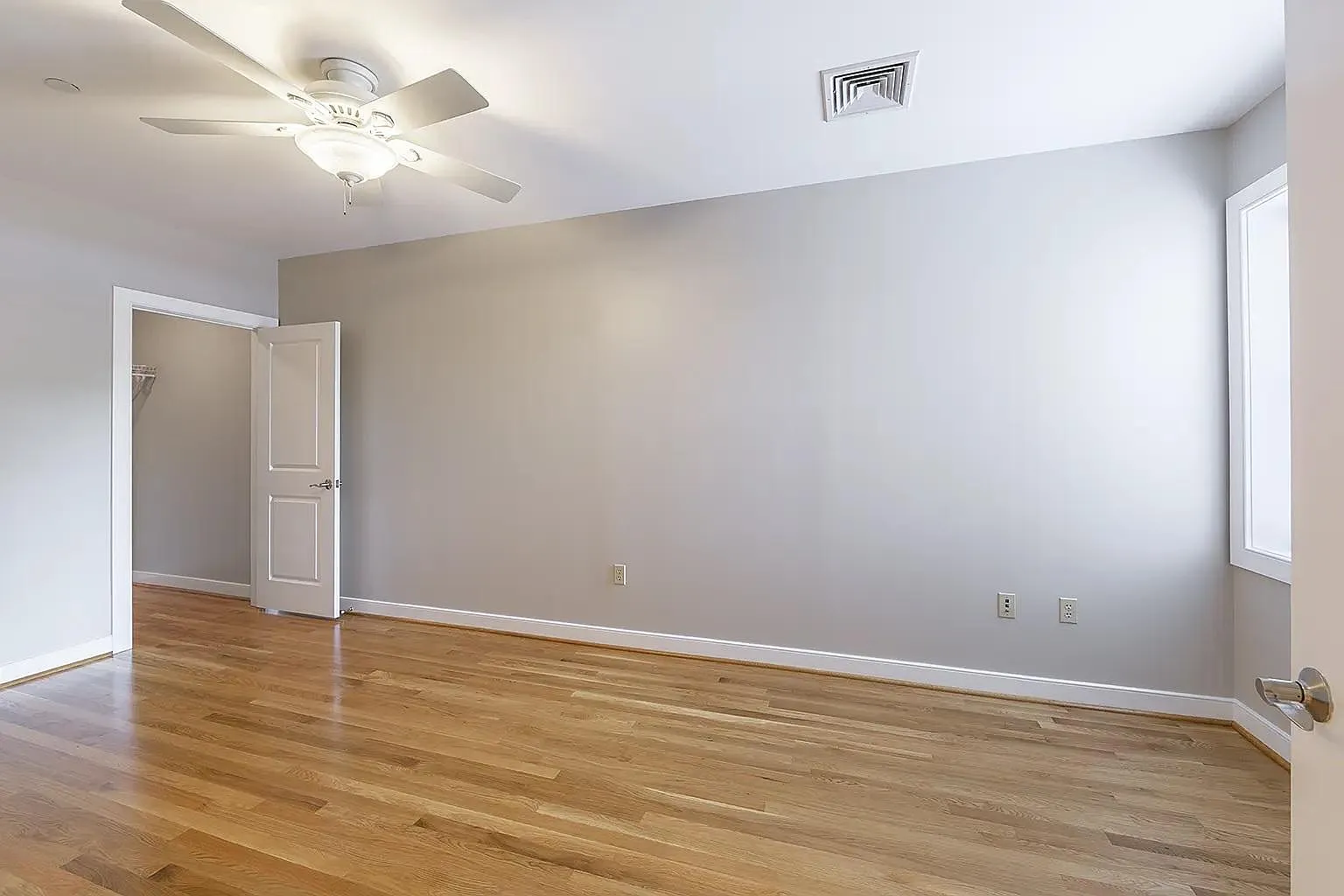 2 bed, 800 sqft, $1,900 — Photo 4