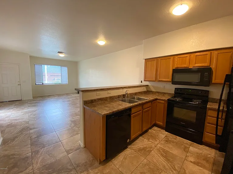 1251 E Weimer Cir #43 — Photo 10