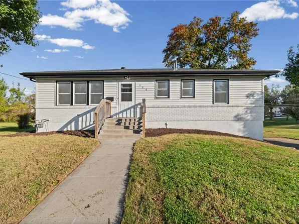 408 Washington St, Buckner, MO 64016