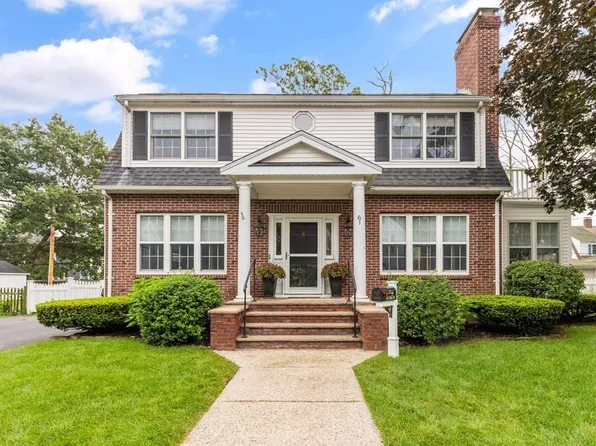61 Elm St, Norwood, MA 02062