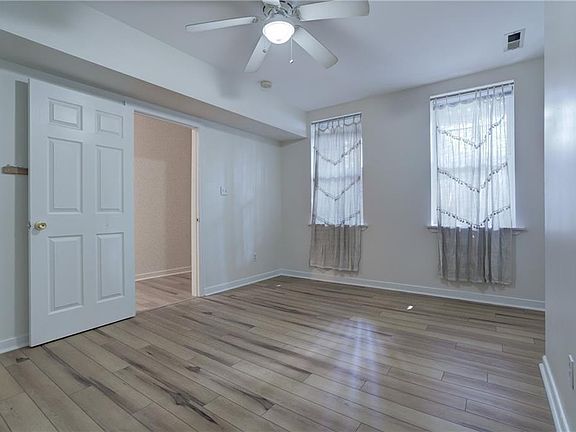 3rd image of 1116 W Marshall St #2