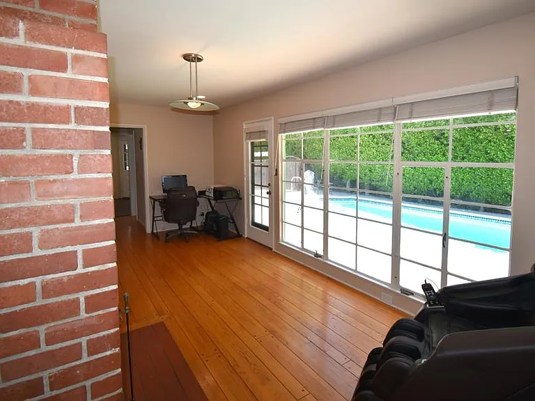 841 W Roses Rd — Photo 20