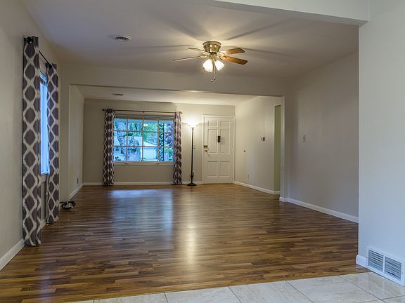 Great room 25x15. New floor