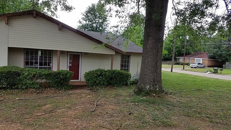 1st image of 6200 Pinebrook Dr