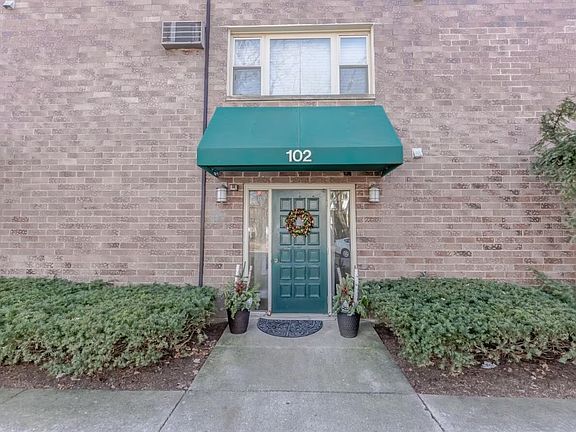 3rd image of 102 Rockford Ave #201RF