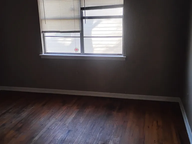 1304 E Tucker St — Photo 8