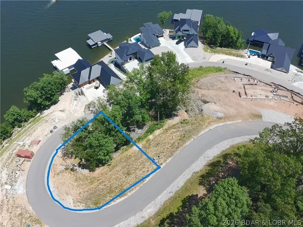 18 Redbud Rd, Lake Ozark, MO 65049