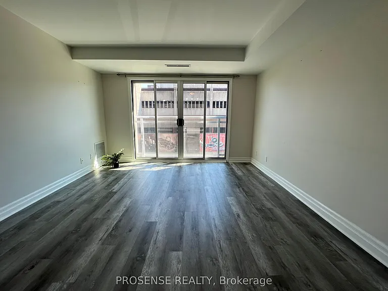44 Bond St W #204 — Photo 2