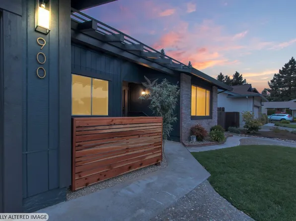 900 Hudis Street, Rohnert Park, CA 94928