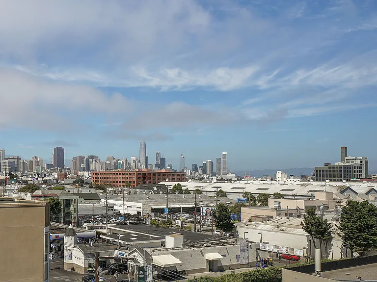 566 S Van Ness Ave #21 — Photo 17