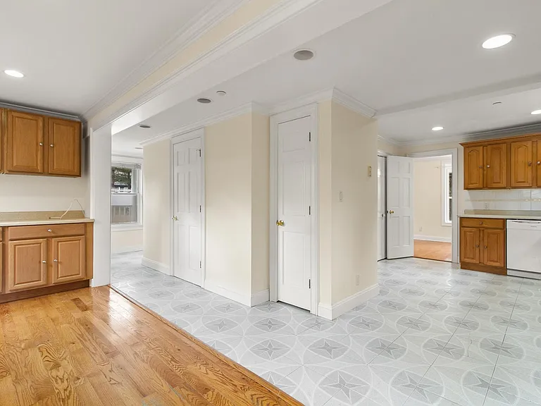 9 Park Ave — Photo 9