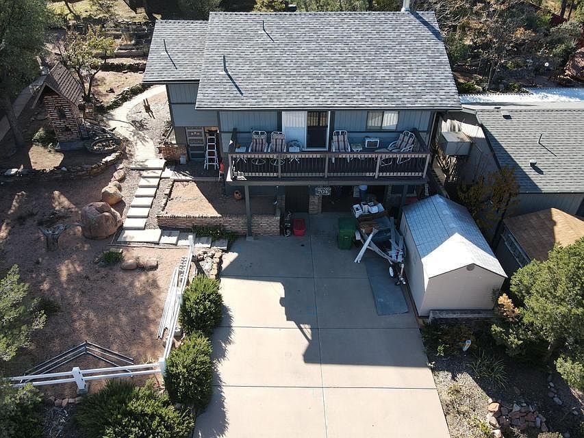 1st image of 704 N Granite Dr