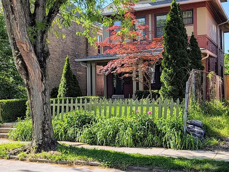 1041 Franklin Ave — Photo 5