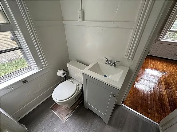 3rd image of 525 Averill Ave #3
