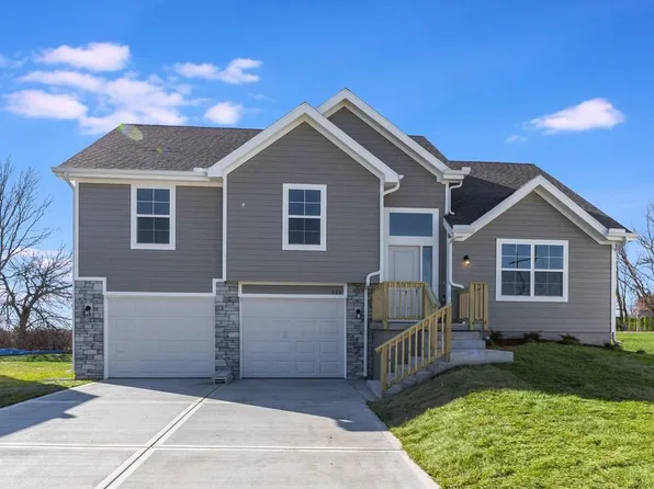 824 Shane Ct, Belton, MO 64012