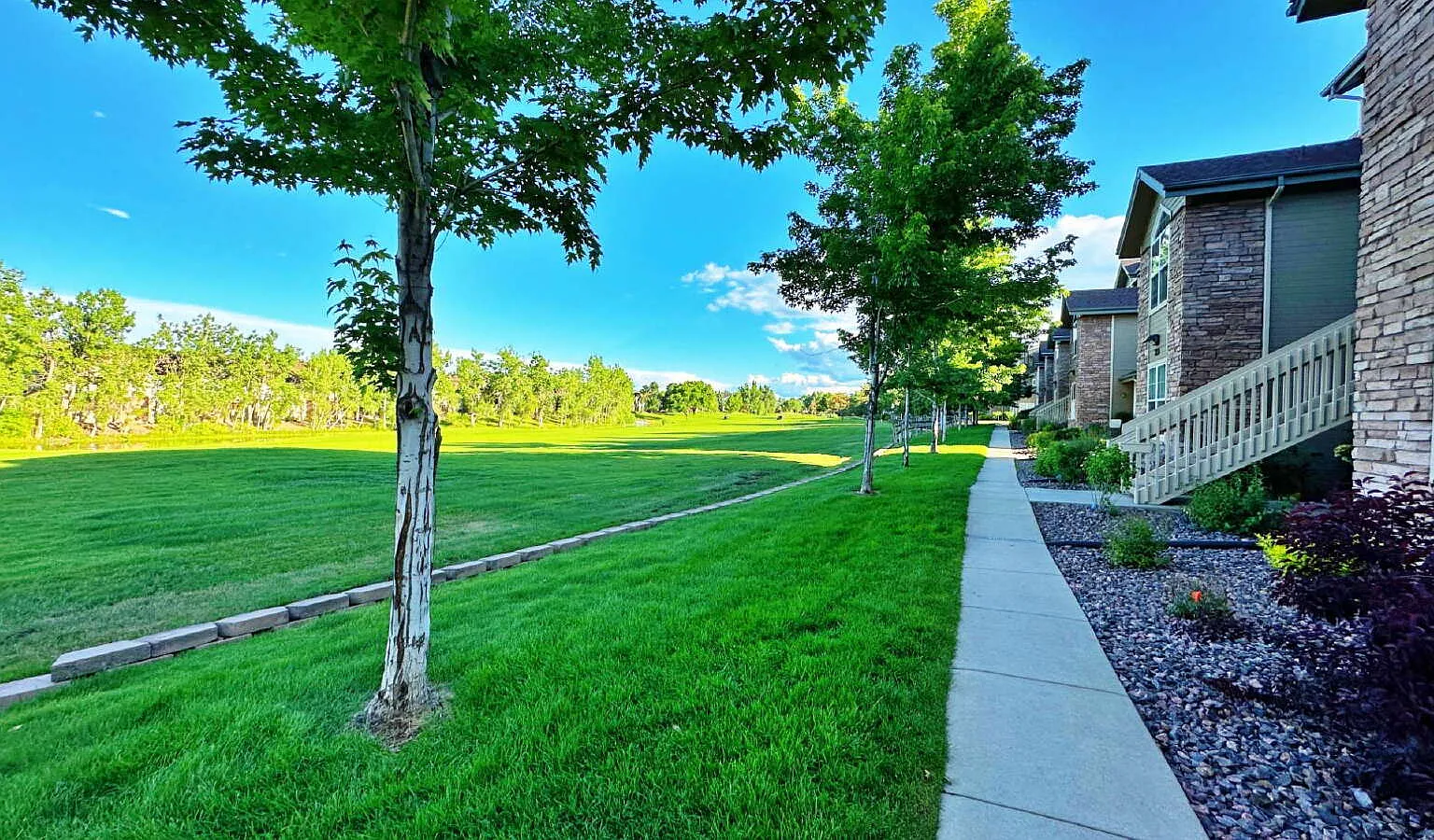 2 bed, 2.0 bath, 1098 sqft, $1,950 — Photo 3