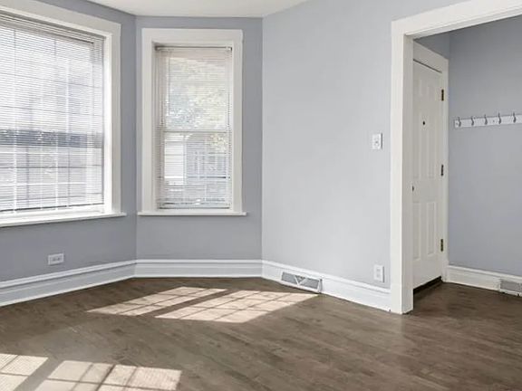 2nd image of 1651 N Francisco Ave #1F