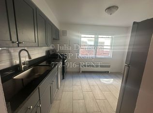 6700 N California Ave #2W, Chicago, IL 60645