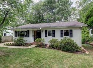 811 Harrington Rd, Rockville, MD 20852