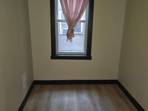 4th image of 79 Jackson St #3R