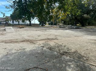 162 Tegarden Rd, Gulfport, MS 39507