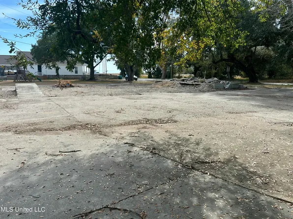 162 Tegarden Rd, Gulfport, MS 39507