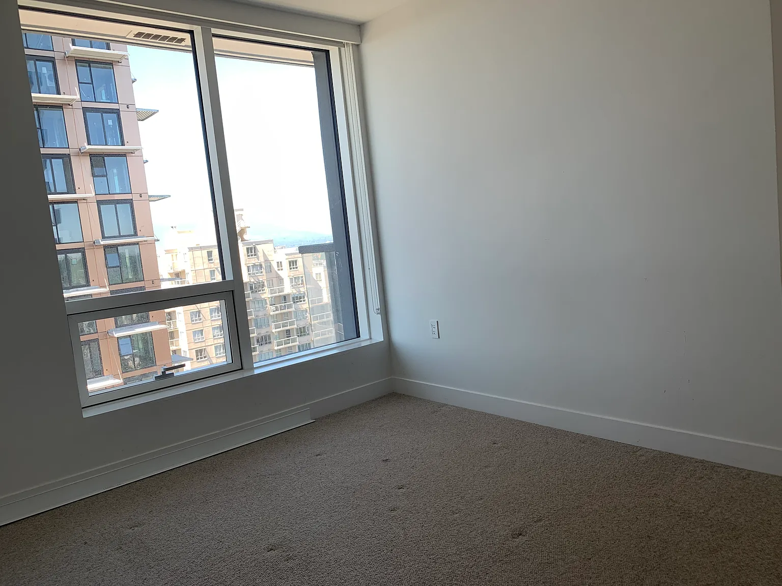 2 bed, 622 sqft, $2,300 — Photo 2