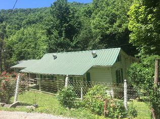 3265 Wooton Rd, Wooton, KY 41776