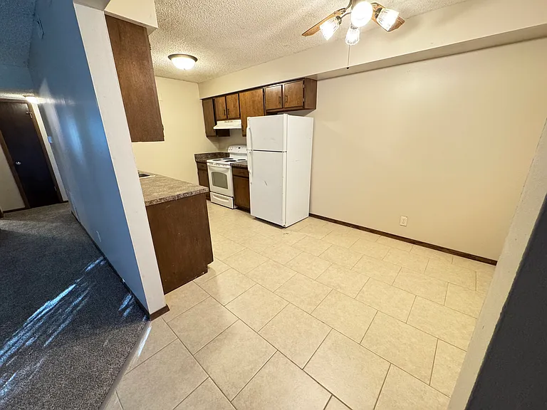1802 Knox St #3 — Photo 6