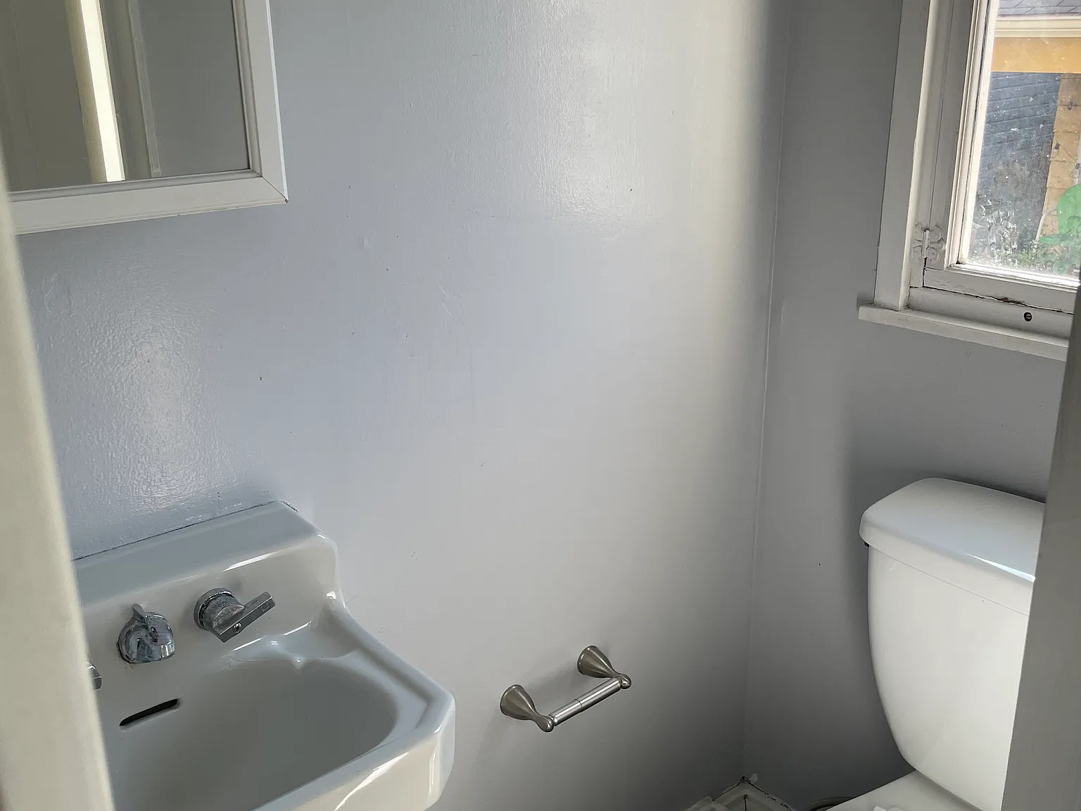 3 bed, 1.5 bath, 1150 sqft, $1,600 — Photo 1