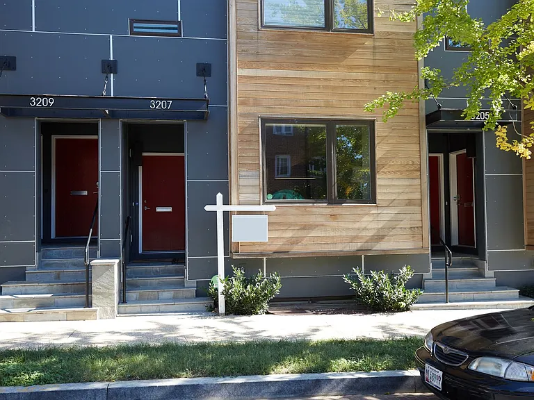 3207 12th St NE #101 — Photo 17
