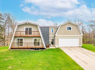 170 Holiday Dr, Somonauk, IL 60552