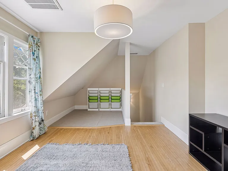 4432 Upton Ave S — Photo 20