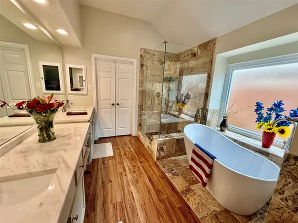 3516 Stone Creek Ct, Fort Worth, TX 76137