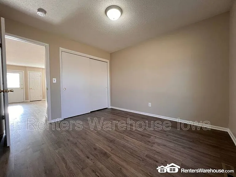 3012 Raccoon St — Photo 8