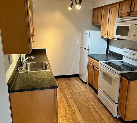 5th image of 704 Idlewood Blvd