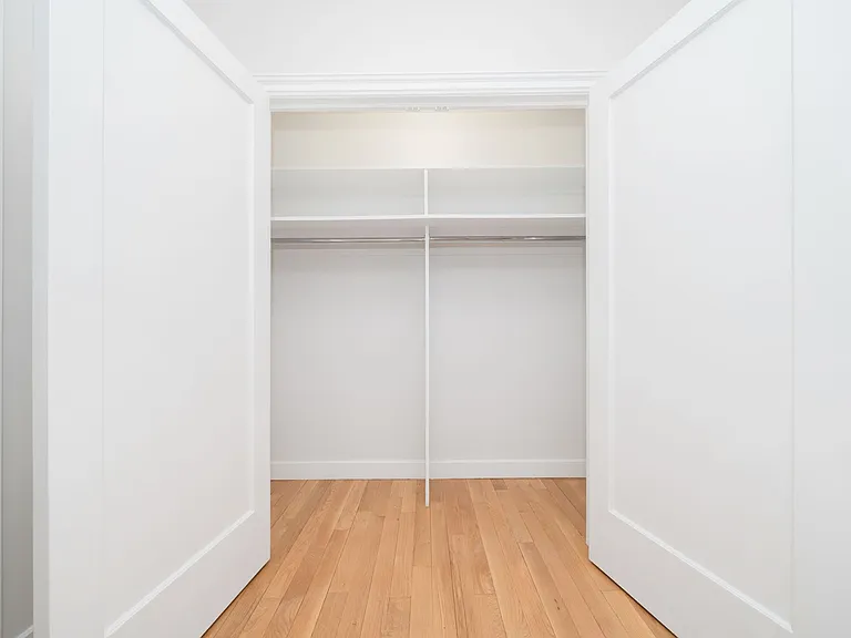 400 E 57th St #8L — Photo 5