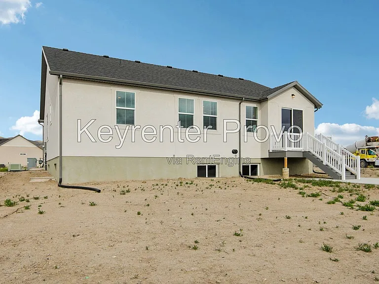 2568 N 3670 W — Photo 35