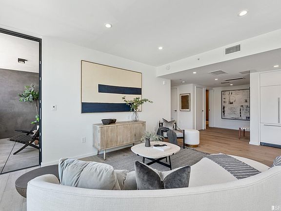 4th image of 1452 Broadway St #3