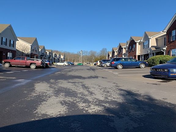 3rd image of 113 Oak Valley Cir