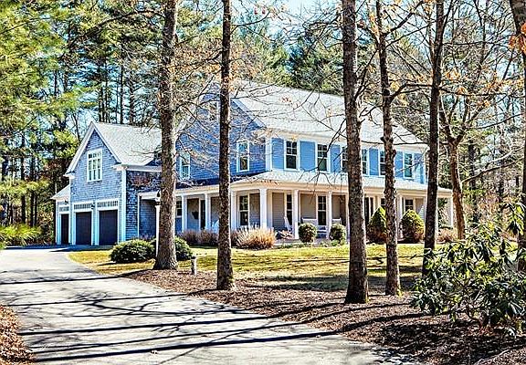2nd image of 25 Parkers Grove Ln