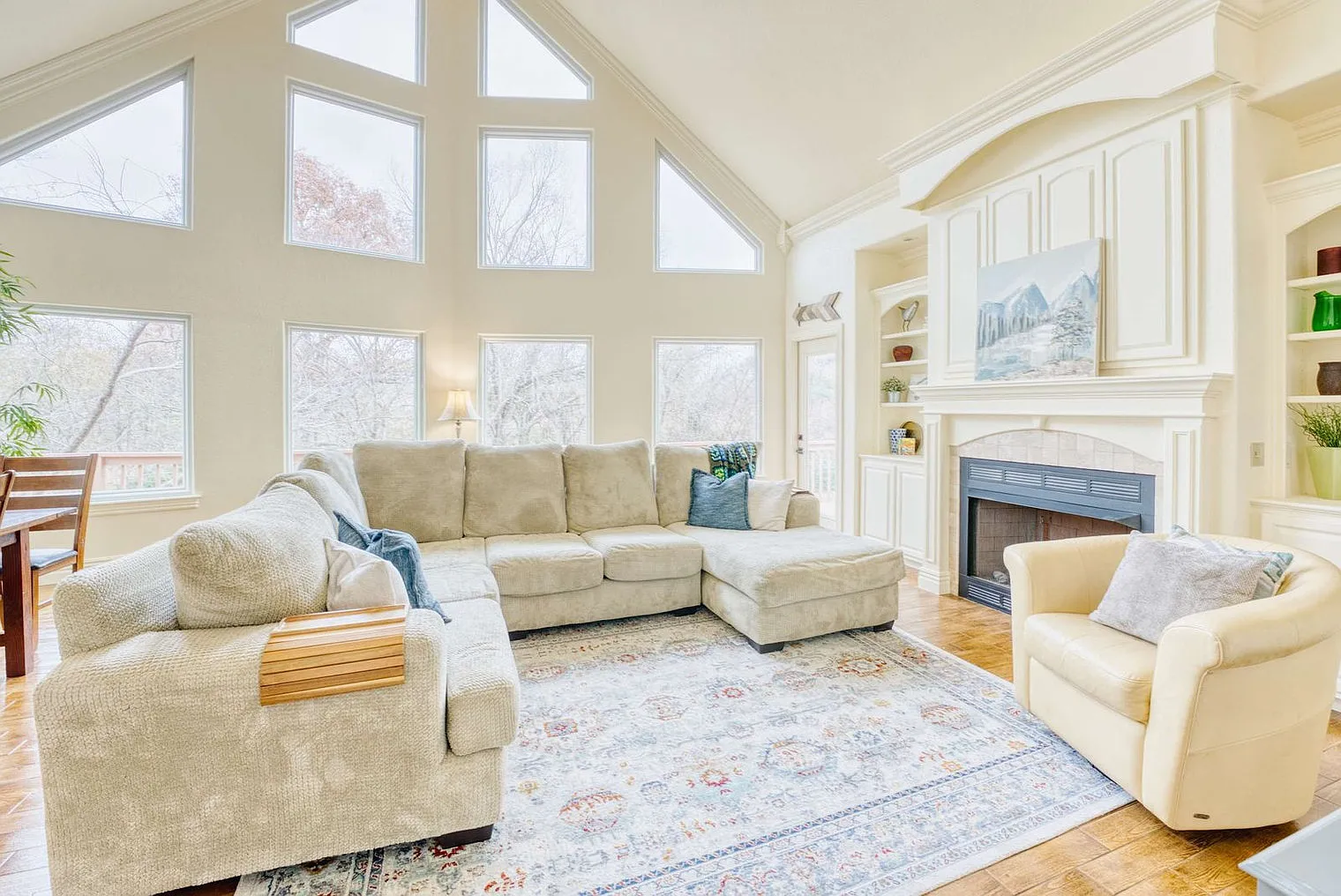 4 bed, 2.0 bath, 2174 sqft, $5,448 — Photo 1