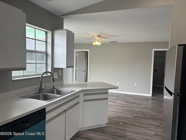 481 Firestone St NE — Photo 10