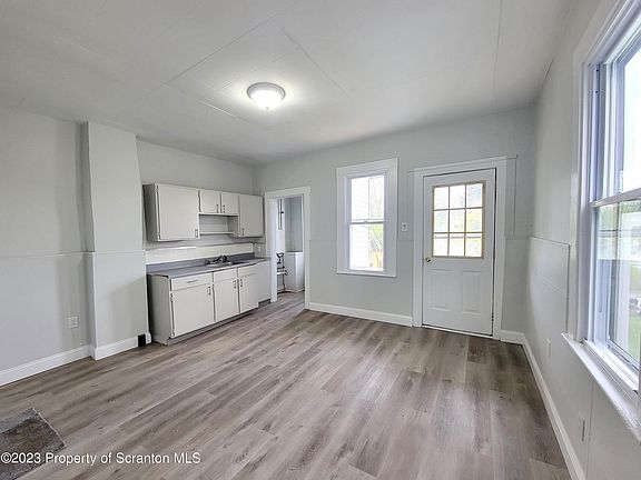 2nd image of 534 N Garfield Ave