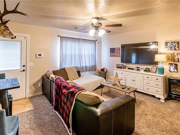 3rd image of 1003 W B Ave