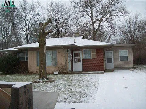 21950 Fern St photo 1