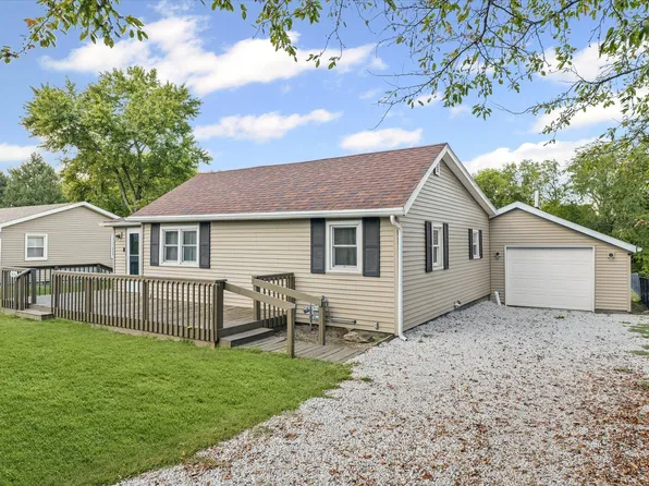 1910 Adams St, Tilton, IL 61833