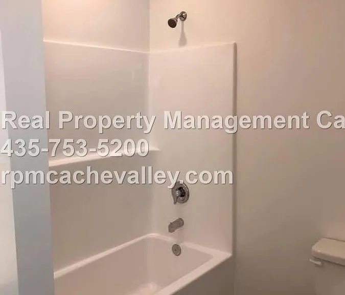 163 E 550 N #301 — Photo 17